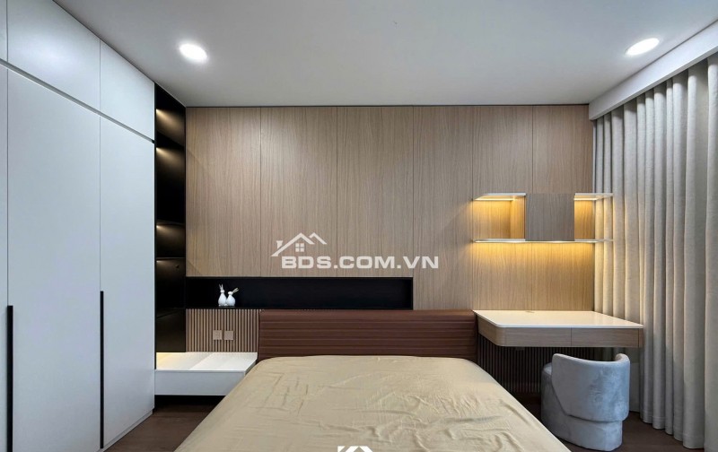 Bán Căn hộ chung cư Khai Sơn Long Biên- View đẹp- Full Nội thất- hỗ trợ vay 120m 3 ngủ nhỉnh 8 tỷ(TL)