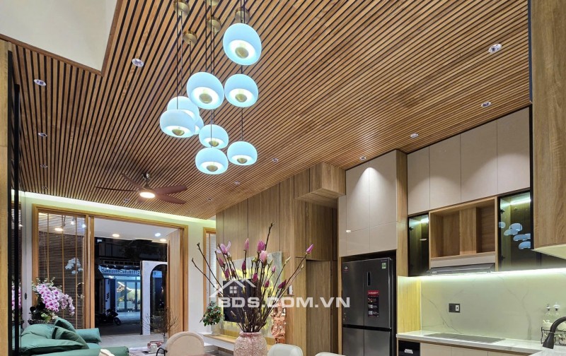  Nhà MT 3 tầng mới đẹp ,phường THANH KHÊ – Cách biển Nguyễn Tất Thành 300m