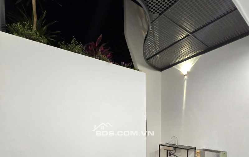  Nhà MT 3 tầng mới đẹp ,phường THANH KHÊ – Cách biển Nguyễn Tất Thành 300m