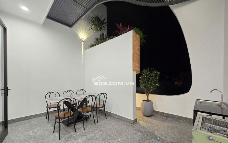  Nhà MT 3 tầng mới đẹp ,phường THANH KHÊ – Cách biển Nguyễn Tất Thành 300m