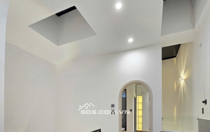  Nhà MT 3 tầng mới đẹp ,phường THANH KHÊ – Cách biển Nguyễn Tất Thành 300m