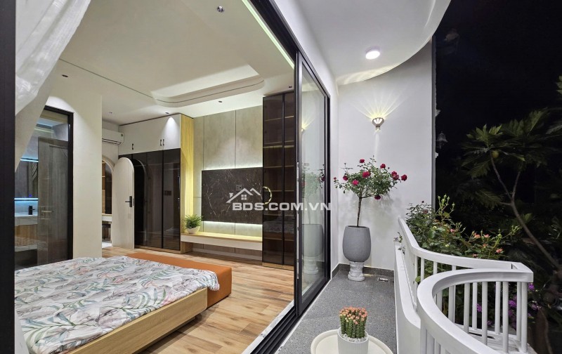  Nhà MT 3 tầng mới đẹp ,phường THANH KHÊ – Cách biển Nguyễn Tất Thành 300m