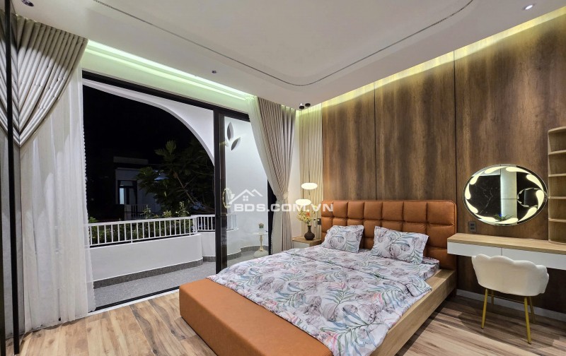  Nhà MT 3 tầng mới đẹp ,phường THANH KHÊ – Cách biển Nguyễn Tất Thành 300m