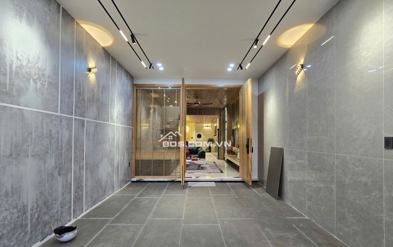  Nhà MT 3 tầng sát biển Nguyễn Tất Thành - Hoà Khánh - Liên Chiểu  cách chỉ 100m!