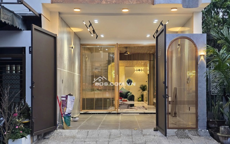  Nhà MT 3 tầng sát biển Nguyễn Tất Thành - Hoà Khánh - Liên Chiểu  cách chỉ 100m!