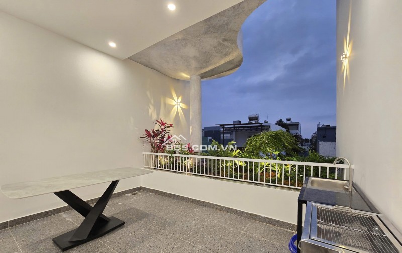  Nhà MT 3 tầng sát biển Nguyễn Tất Thành - Hoà Khánh - Liên Chiểu  cách chỉ 100m!