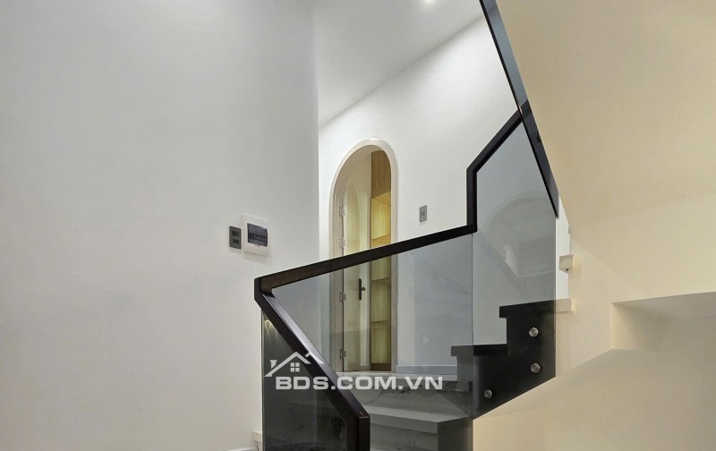  Nhà MT 3 tầng sát biển Nguyễn Tất Thành - Hoà Khánh - Liên Chiểu  cách chỉ 100m!