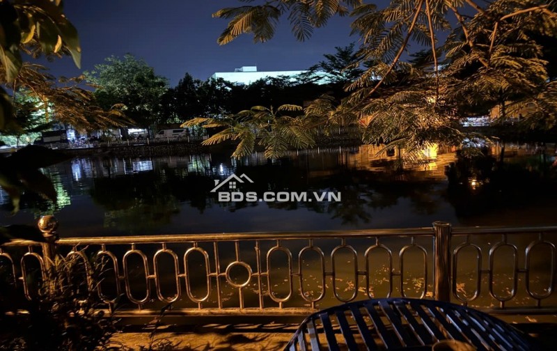 Siêu hiếm căn nhà Khu Dương Nội 197 m2 , mặt tiền 10 m, 4 tầng , ô tô vào nhà , 29 tỷ