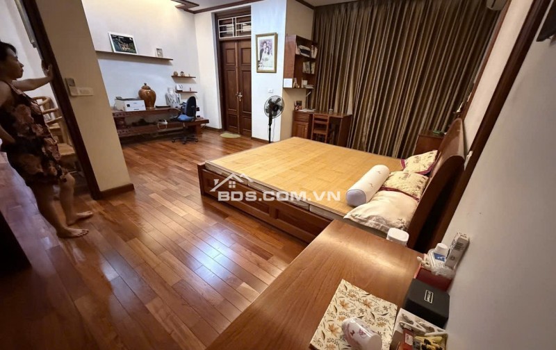 Siêu hiếm căn nhà Khu Dương Nội 197 m2 , mặt tiền 10 m, 4 tầng , ô tô vào nhà , 29 tỷ