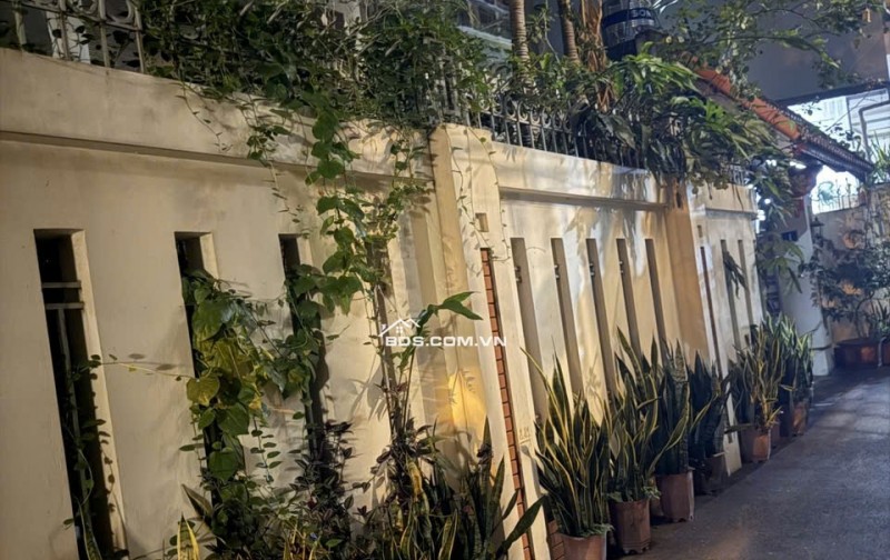 Siêu hiếm căn nhà Khu Dương Nội 197 m2 , mặt tiền 10 m, 4 tầng , ô tô vào nhà , 29 tỷ