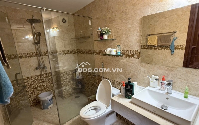 Siêu hiếm căn nhà Khu Dương Nội 197 m2 , mặt tiền 10 m, 4 tầng , ô tô vào nhà , 29 tỷ