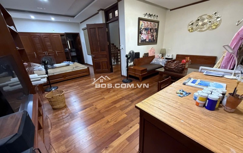 Siêu hiếm căn nhà Khu Dương Nội 197 m2 , mặt tiền 10 m, 4 tầng , ô tô vào nhà , 29 tỷ