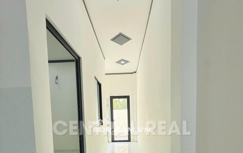 Cần bán nhanh căn nhà còn lại ngay sát chợ Thạnh Phú