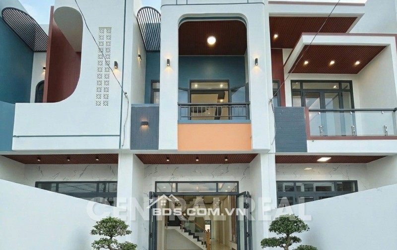 Cần bán nhanh căn nhà còn lại ngay sát chợ Thạnh Phú