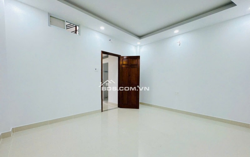 Siêu phẩm 4 tầng Q7 sát Phú Mỹ Hưng, SHR hoàn công đủ, giá 5.99 tỷ