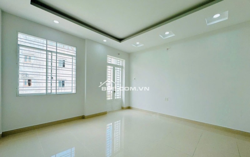 Siêu phẩm 4 tầng Q7 sát Phú Mỹ Hưng, SHR hoàn công đủ, giá 5.99 tỷ