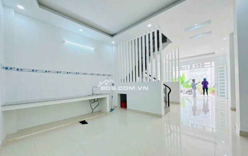 Siêu phẩm 4 tầng Q7 sát Phú Mỹ Hưng, SHR hoàn công đủ, giá 5.99 tỷ