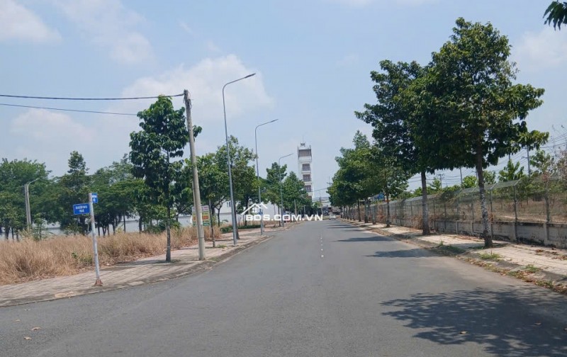 KHU DÂN CƯ D2D LONG THÀNH, LÔ GÓC ĐỐI DIỆN CÔNG VIÊN, 1 sẹt DT769