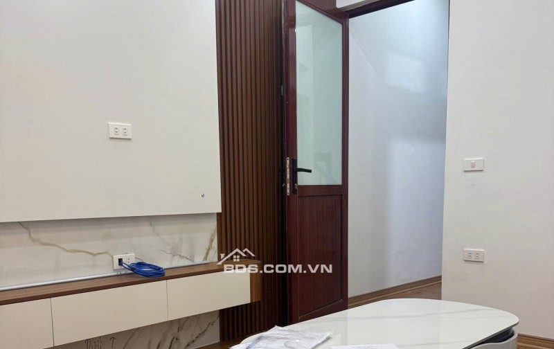 Bán nhà tại ngõ 278 Kim Giang, đi lại thuận tiện, gần Trường học, chợ, khu dân trí cao.