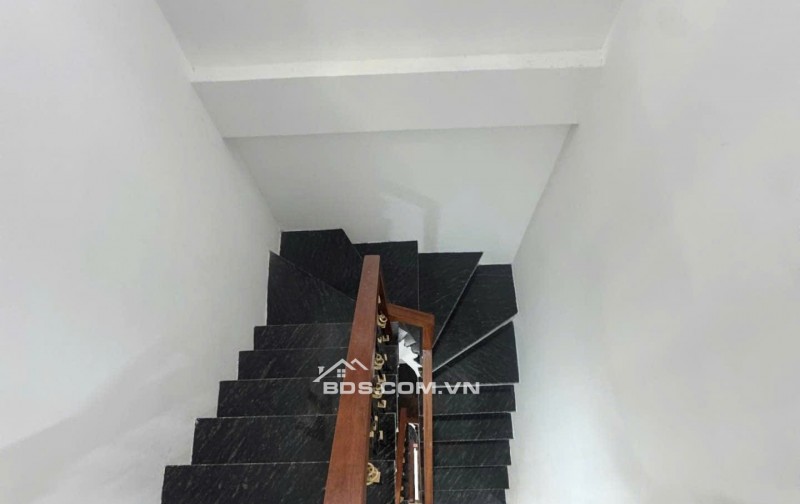 Bán nhà tại ngõ 278 Kim Giang, đi lại thuận tiện, gần Trường học, chợ, khu dân trí cao.