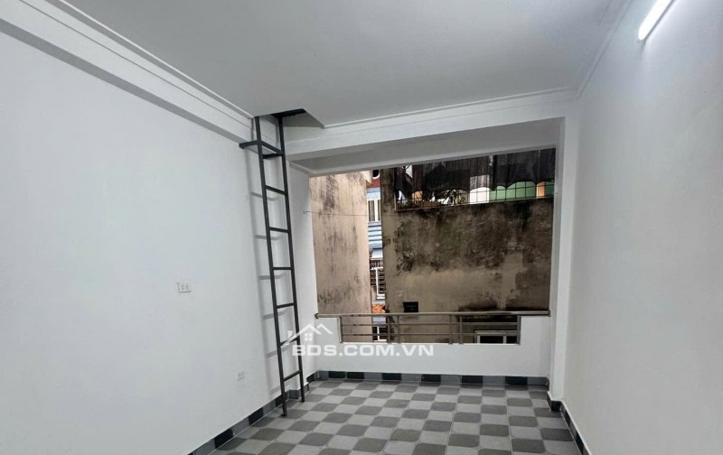 Bán nhà tại ngõ 278 Kim Giang, đi lại thuận tiện, gần Trường học, chợ, khu dân trí cao.