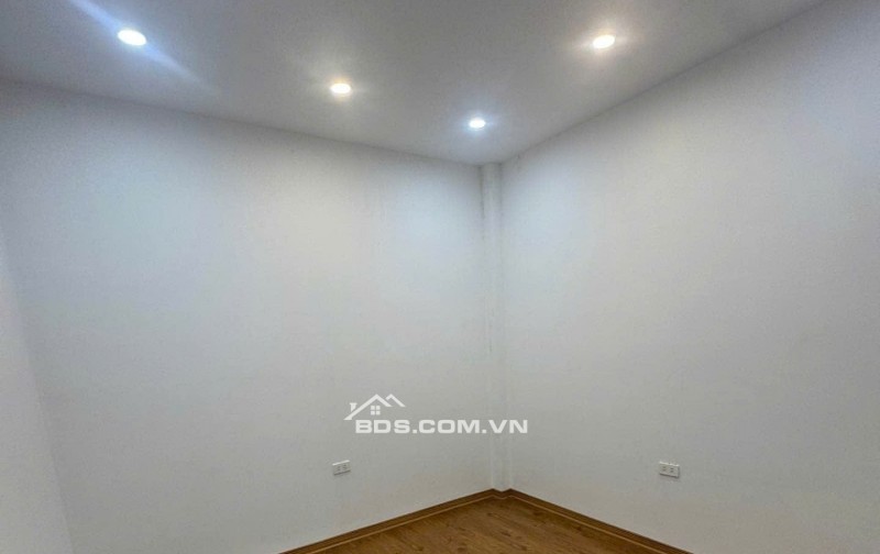 Bán nhà tại ngõ 278 Kim Giang, đi lại thuận tiện, gần Trường học, chợ, khu dân trí cao.