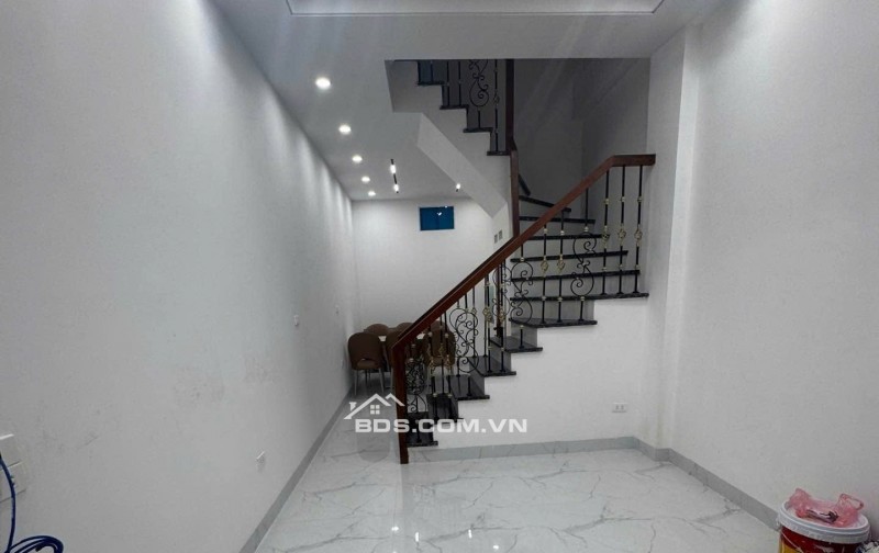 Bán nhà tại ngõ 278 Kim Giang, đi lại thuận tiện, gần Trường học, chợ, khu dân trí cao.