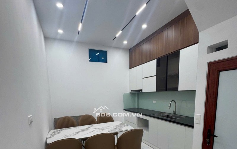 Bán nhà tại ngõ 278 Kim Giang, đi lại thuận tiện, gần Trường học, chợ, khu dân trí cao.