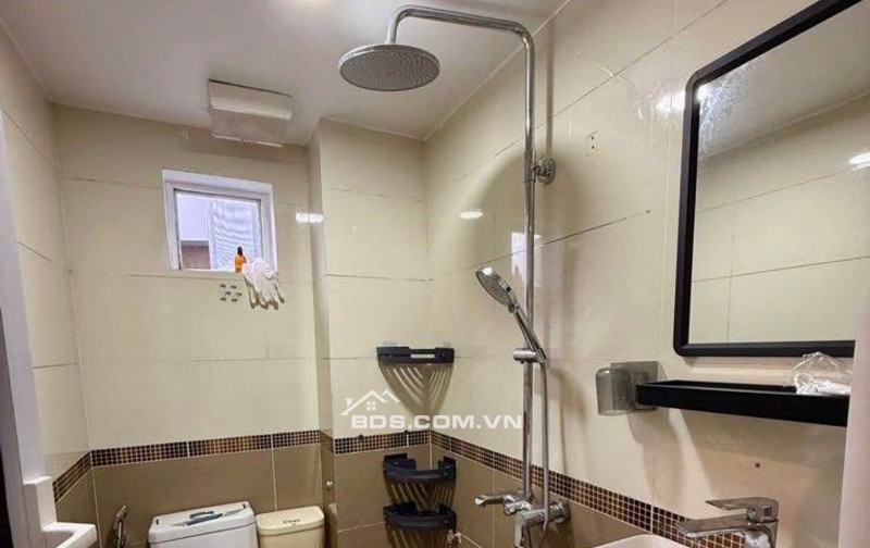 Bán nhà tại ngõ 99 Định Công Hạ, Nhà tại vị trí lô góc 3 mặt ngõ