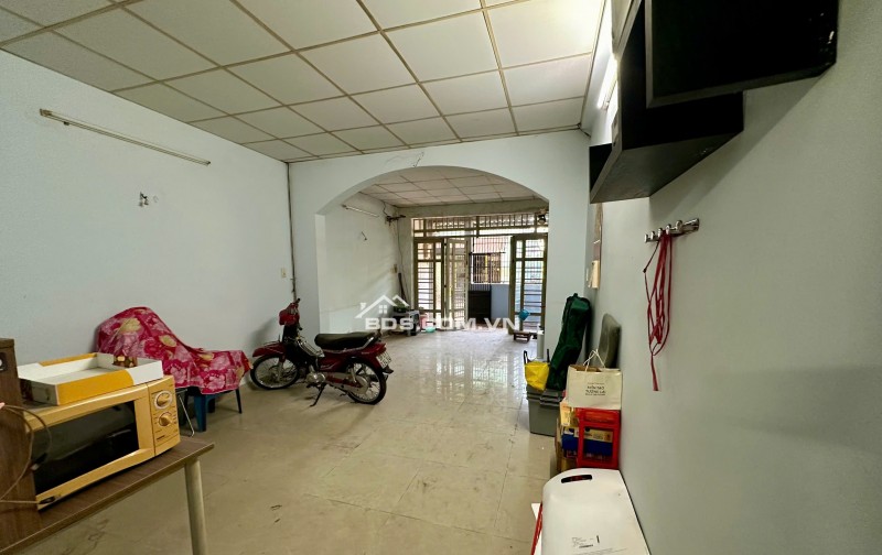 Bán Nhà 2 Lầu 80m và Nhà Xưởng. Tổng Diện Tích 190m2. Gần Phạm Hùng & Quốc Lộ 50.