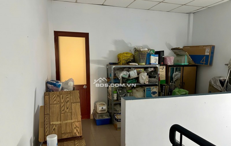 Bán Nhà 2 Lầu 80m và Nhà Xưởng. Tổng Diện Tích 190m2. Gần Phạm Hùng & Quốc Lộ 50.