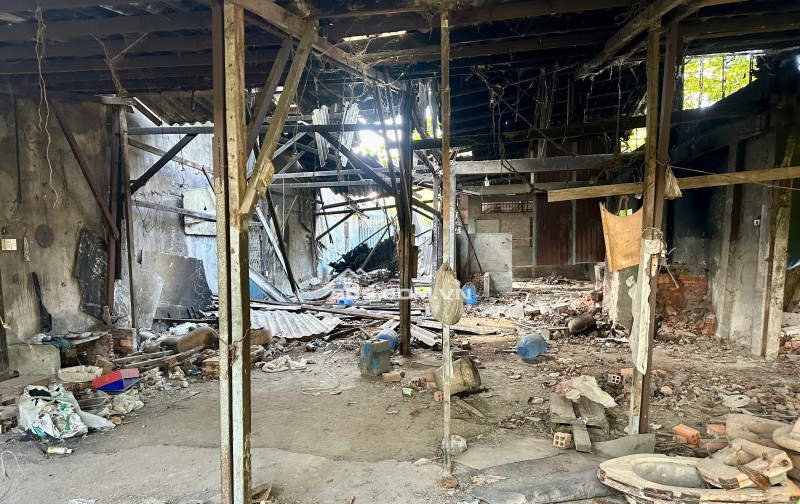 Bán Nhà 2 Lầu 80m và Nhà Xưởng. Tổng Diện Tích 190m2. Gần Phạm Hùng & Quốc Lộ 50.