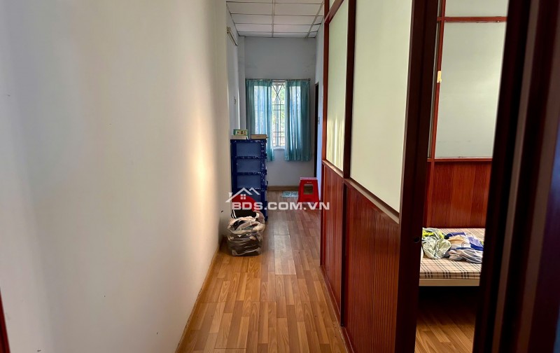 Bán Nhà 2 Lầu 80m và Nhà Xưởng. Tổng Diện Tích 190m2. Gần Phạm Hùng & Quốc Lộ 50.