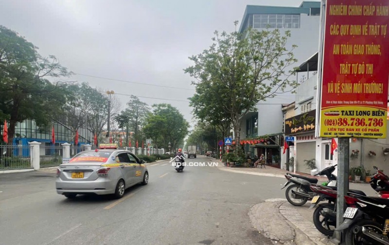 Hàng hiếm có 1 0 2 đây anh chị ơi !!!! 

BÁN NHÀ VIỆT HƯNG ĐƯỜNG Ô TÔ TRÁNH - KINH DOANH - SÁT MẶT PHỐ VIỆT HƯNG