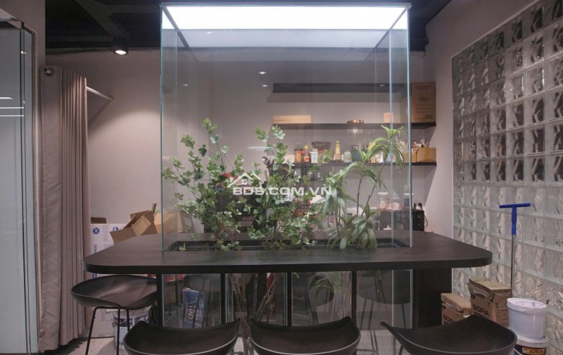 SANG MẶT BẰNG VĂN PHÒNG 80M2 ĐANG THUÊ Ở MẶT TIỀN ĐƯỜNG NGUYỄN CẢNH CHÂN Q1. LH:0765777099.