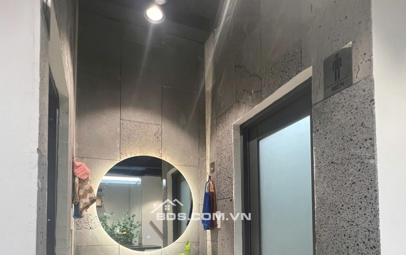 SANG MẶT BẰNG VĂN PHÒNG 80M2 ĐANG THUÊ Ở MẶT TIỀN ĐƯỜNG NGUYỄN CẢNH CHÂN Q1. LH:0765777099.