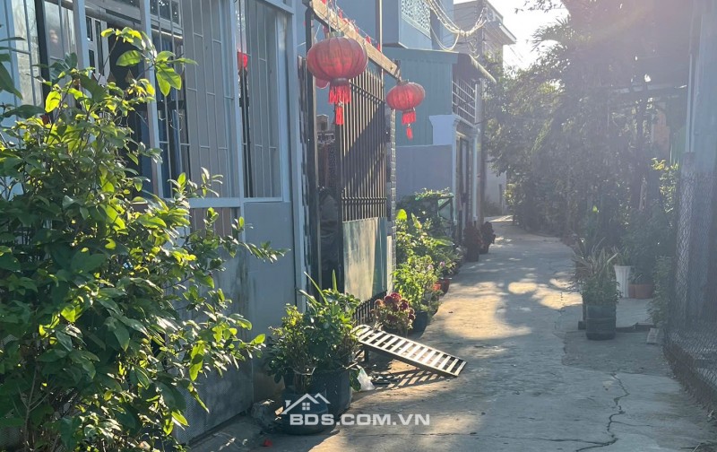 80 m2 đất thổ cư 100%, hẻm xe 4 chỗ, Khu phố 3 TT Cần Giuộc