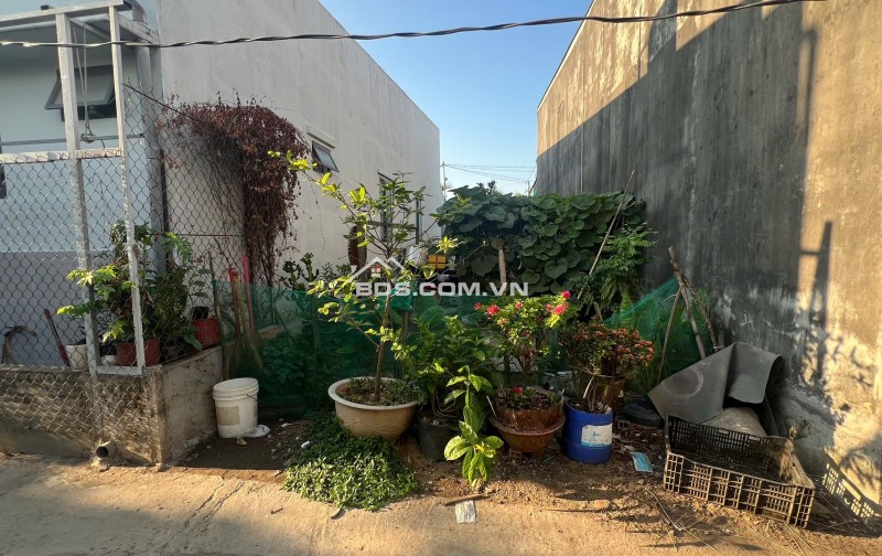 80 m2 đất thổ cư 100%, hẻm xe 4 chỗ, Khu phố 3 TT Cần Giuộc