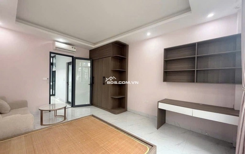 bán hộ nhà cho ông anh họ ngõ 987 Ngô Gia Tự - Thanh Am DT 79m2  Mt4,2m 5tầng lh em phi 0968837286