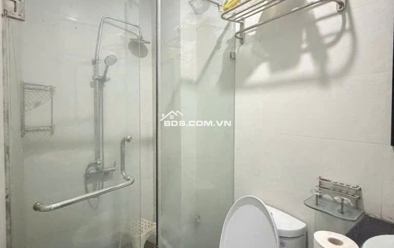 bán hộ nhà cho ông anh họ ngõ 987 Ngô Gia Tự - Thanh Am DT 79m2  Mt4,2m 5tầng lh em phi 0968837286