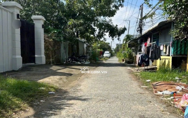 Vùng ngoại ô có căn nhà c4 sân vườn mái thái cực thoáng cần bán giá 970Tri.ệu, Sổ Hồng Riêng