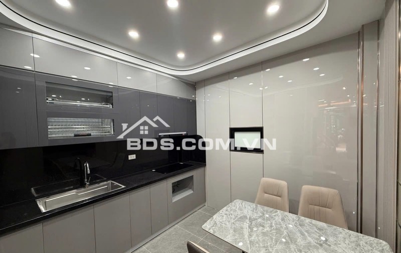 Bán siêu phẩm phố Quan Nhân, gần ôtô, 38m2-5T, đầy đủ nội thất mới cực đẹp, giá 11 tỷ