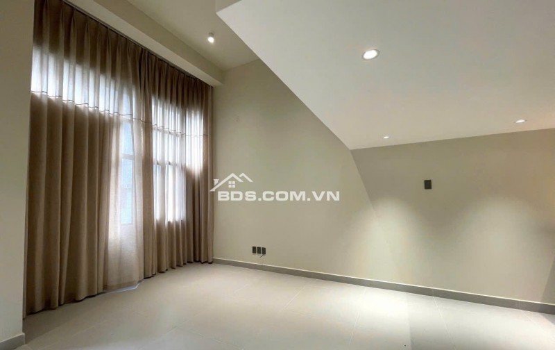 BÁN NHANH DUPLEX PHÚ MỸ HƯNG MỚI DECOR 75m 2PN Giá: 3.8 Tỷ. Sổ hồng.