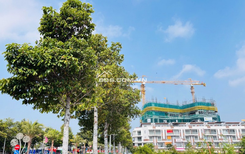 Căn hộ cao cấp Hacom Tower mặt tiền đường 16 tháng 4 view trực diện biển Bình Sơn