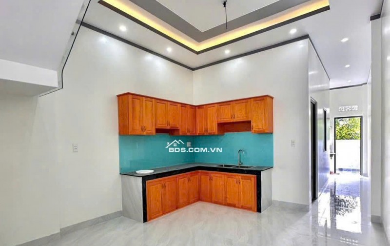 Cần bán nhanh căn nhà còn lại ngay sát chợ Thạnh Phú