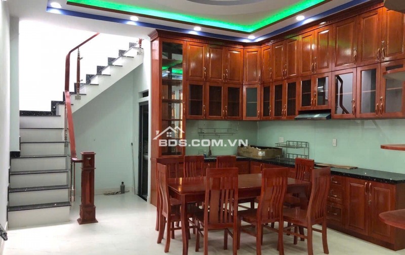Bán nhà Quận 7 – DT 104,6m² (5x21m), kết cấu 3 tầng BTCT 8 TỶ 2