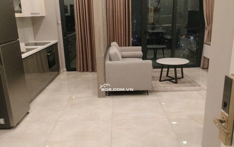 CHO THUÊ CHCC VINHOMES GOLDEN RIVER (TẦNG 20) 72M 2PN, 26TR/TH. LH:0938597537