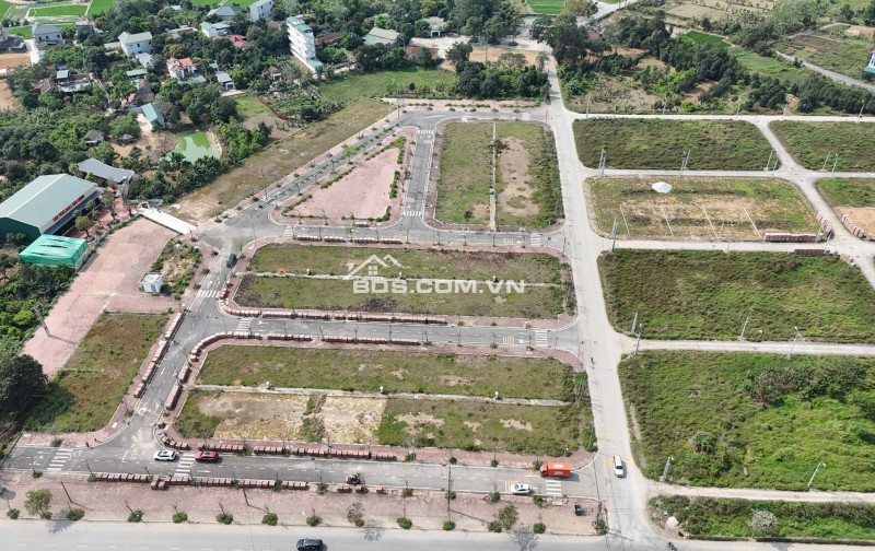 Nhà có việc, BÁN RẺ 20% mảnh đất sát Khu đấu giá Hòa Lạc