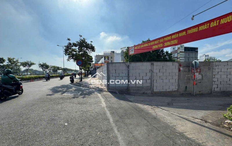 Bán Lô Đất 3 MT  Đường PHẠM VĂN ĐỒNG Phường Hiệp Bình Chánh Tp THỦ ĐỨC