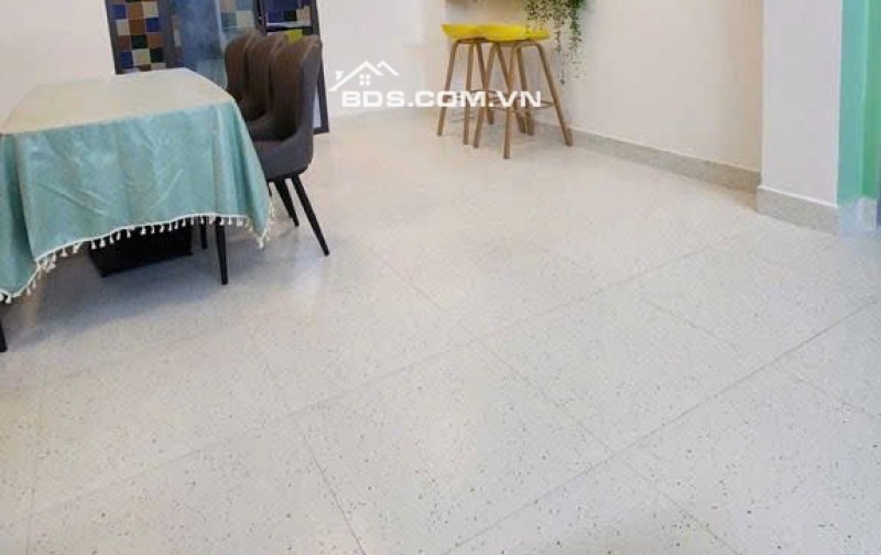 NHÀ CÓ LỘC 61,6M2 – Ở YÊN ỔN, KINH DOANH TỐT, GIÁ 6,16 TỶ